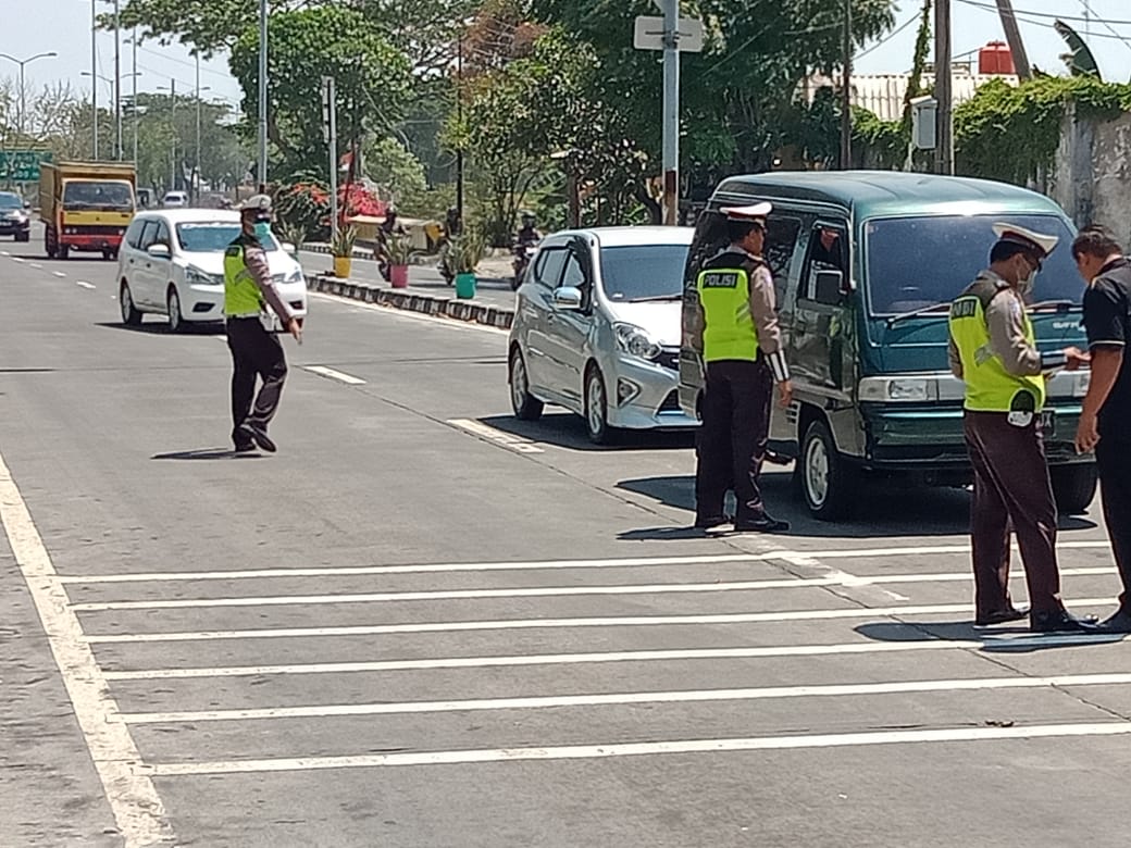 Polsek Kenjeran Gelar Operasi Cipkon Dengan Sasaran Kelengkapan Surat
