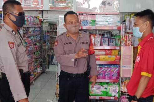Polsek Krembangan Gelar Patroli di Mini Market, Antisipasi Kerawanan