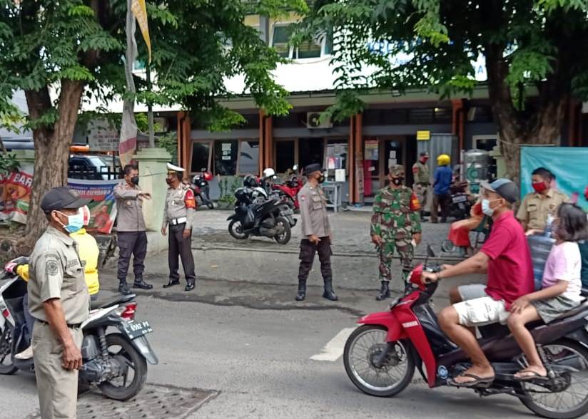 Polsek Asemrowo Gencar Lakukan Operasi Penertiban Masker Sebagai Wujud Pelaksanaan PPKM