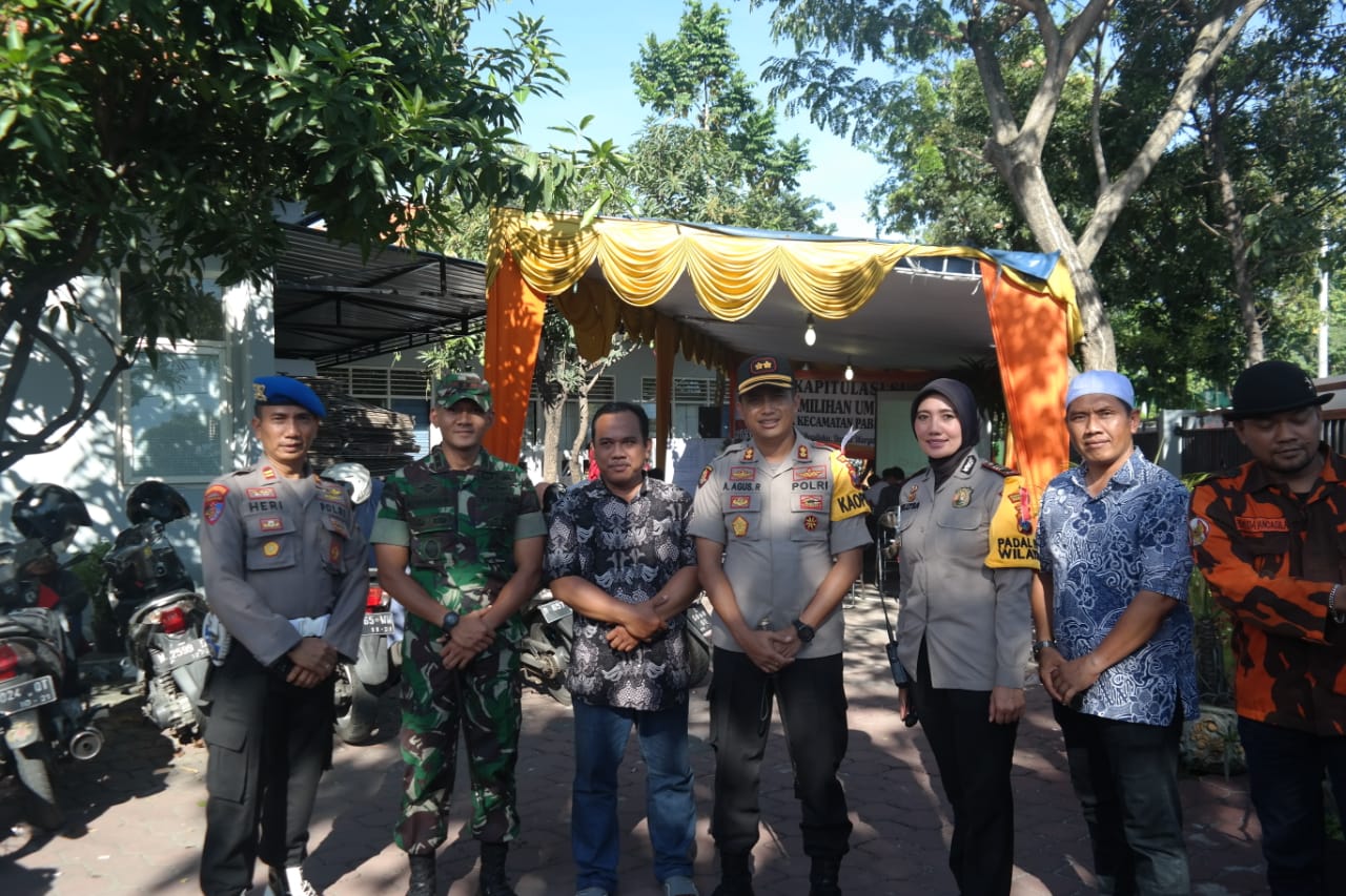 Kapolres Tanjung Perak Bersama Dandim Surabaya Utara Pantau Rapat Pleno di PPK