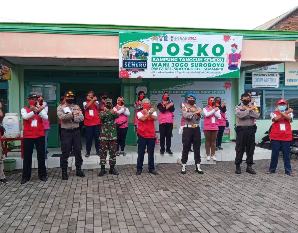 Kapolsek Semampir Dampingi Kasubdit Provos Polda Jatim Kunjungan Ke Kampung Tangguh RW 04 Sidotopo