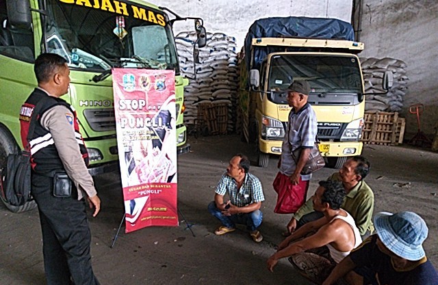 Babinkamtibmas Perak Utara Sosialisasikan Pemberantasan Pungli