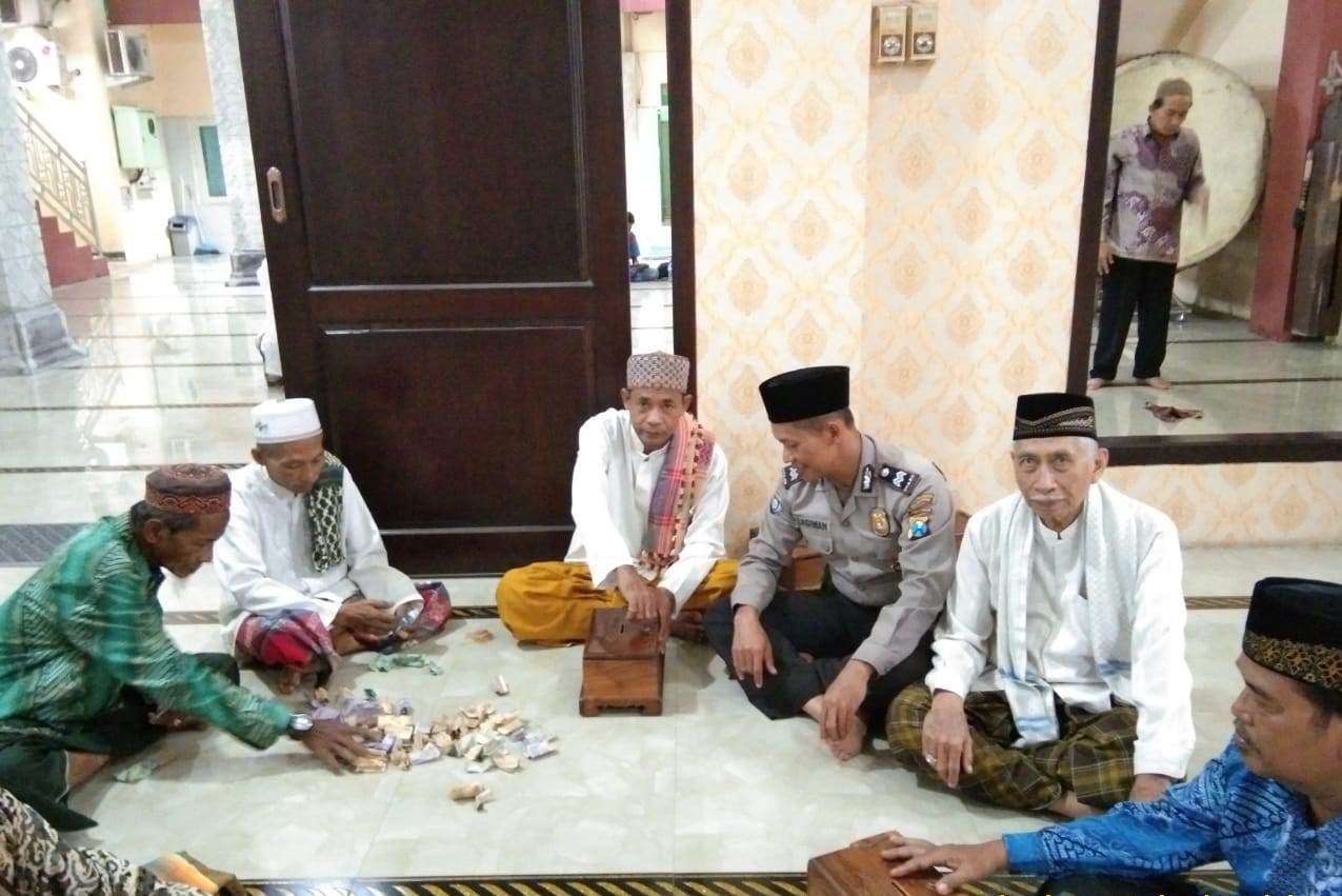 Babinkamtibmas Polsek Kenjeran Sampaikan Pesan Anti Radikalisme di Program Jumat Darling