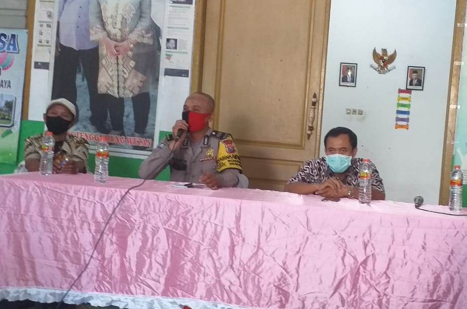 Babinkamtibmas Polsek Semampir Sampaikan Protokol Kesehatan Kepada Ibu-Ibu Kader PKK