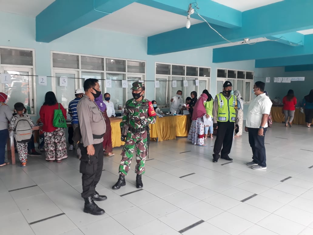 Polsek Semampir Lakukan Pengamanan Pembagian BST di Terminal Wisata Ampel