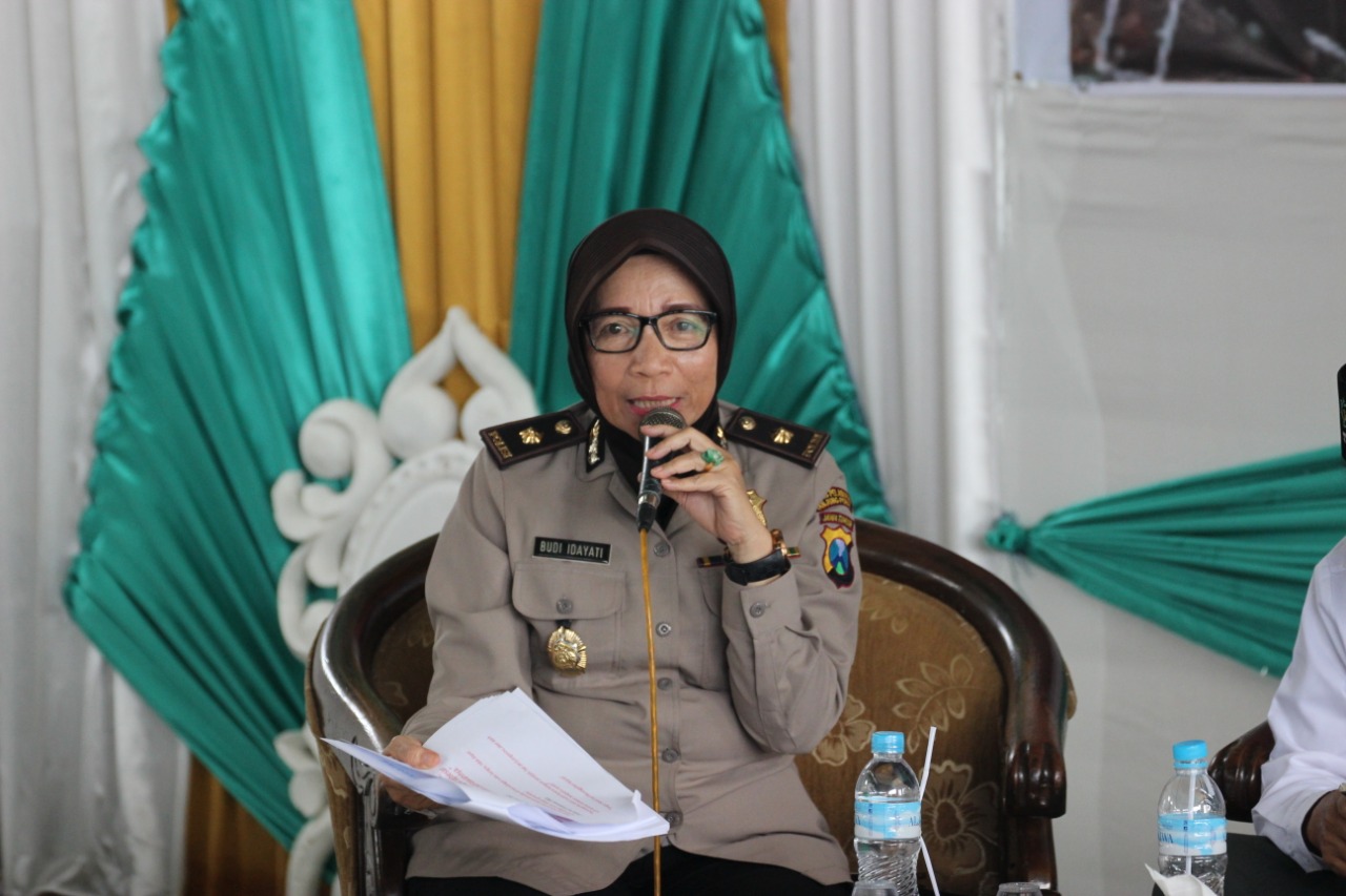 Kabag Sumda Polres Tanjung Perak Sampaikan Waspada Hoax di Talk Show Hari Pahlawan