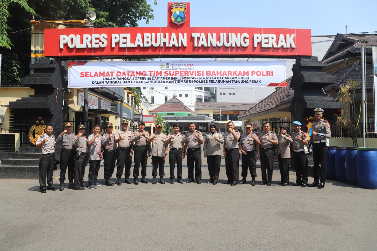 Wakapolres Tanjung Perak Sambut Kedatangan Tim Supervisi Baharkam Polri