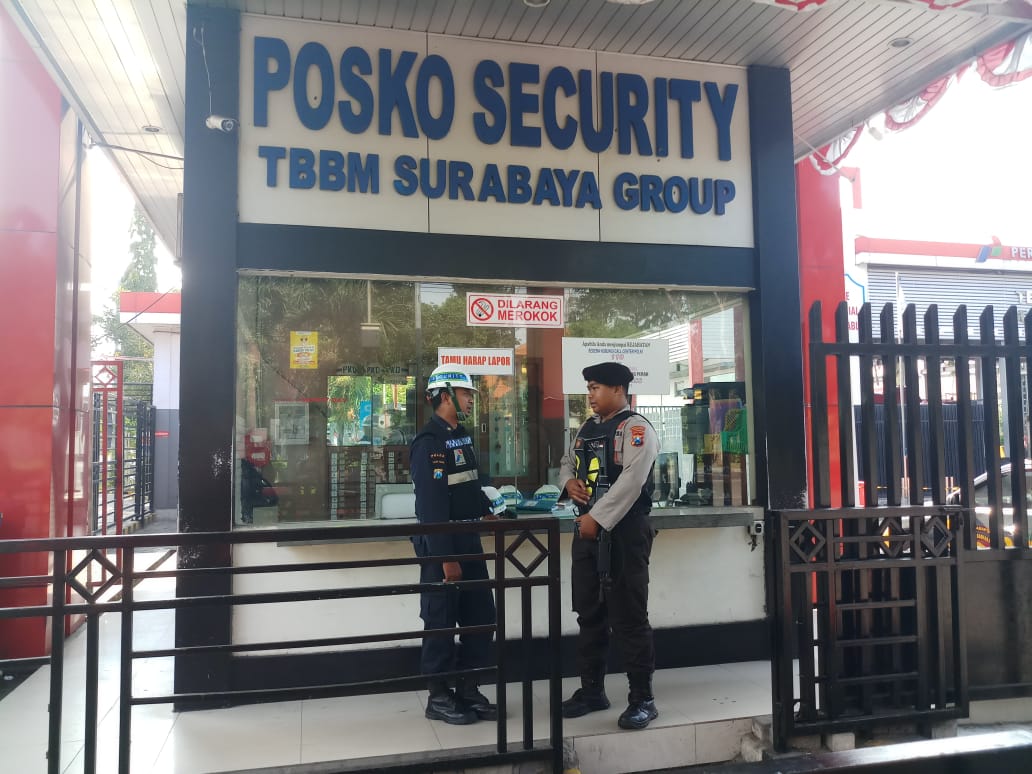 Satsabhara Polres Tanjung Perak Lakukan Patroli Dialogis di Obyek Vital