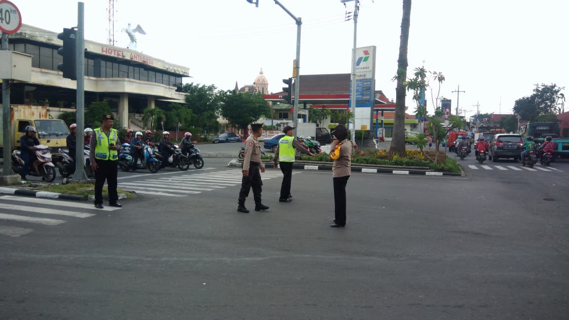 Kapolsek Krembangan Pimpin Razia Bonek di Kawasan Mbah Ratu
