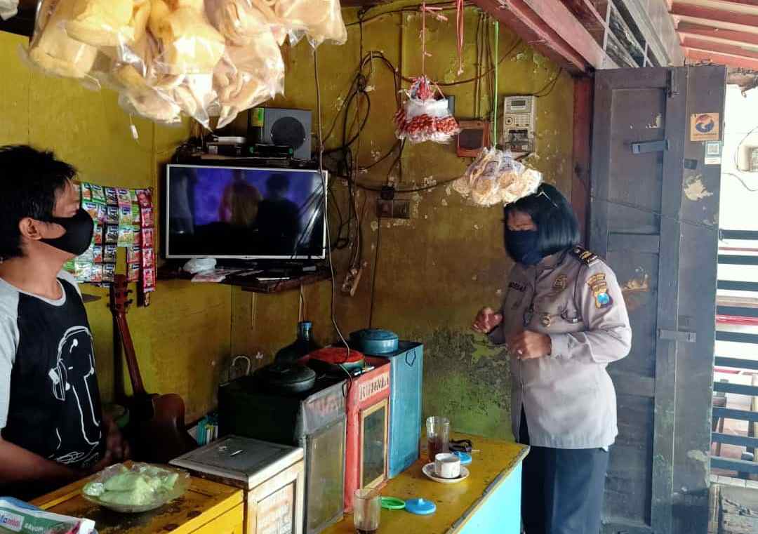 Panit Binmas Polsek Krembangan Sosialisasi Aturan PSBB