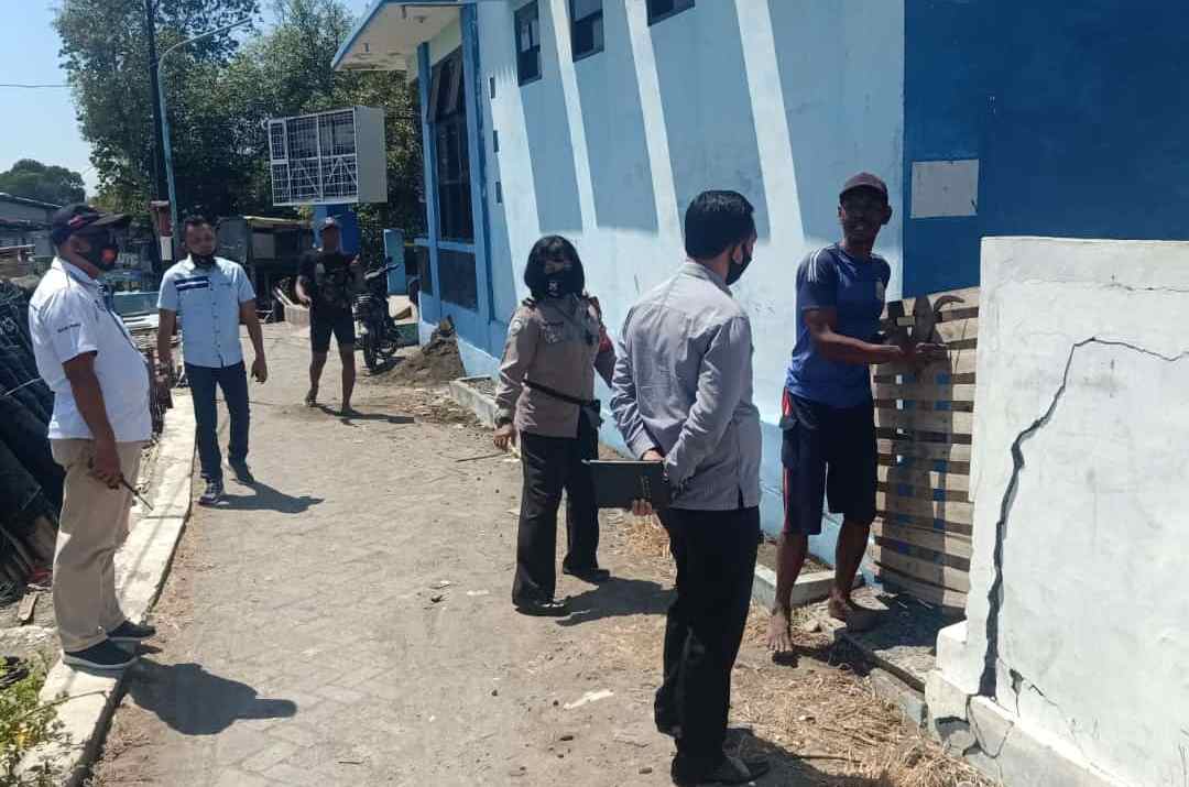 Polsek Asemrowo Kawal Kunjungan Tim Polda Jatim Ke Wisata Bahari Sontoh Laut