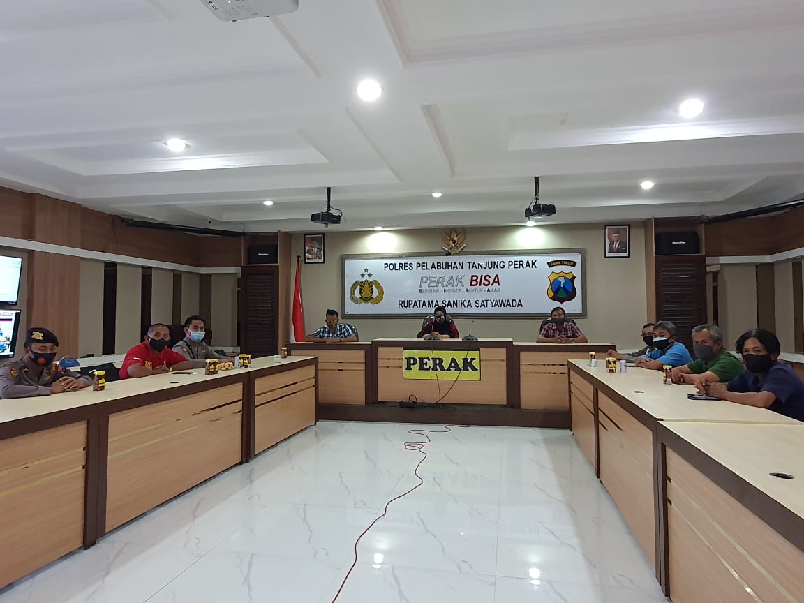 Kapolres Tanjung Perak Ikuti Kegiatan Webinar Silaturahmi Nasional Bersama Menteri Agama