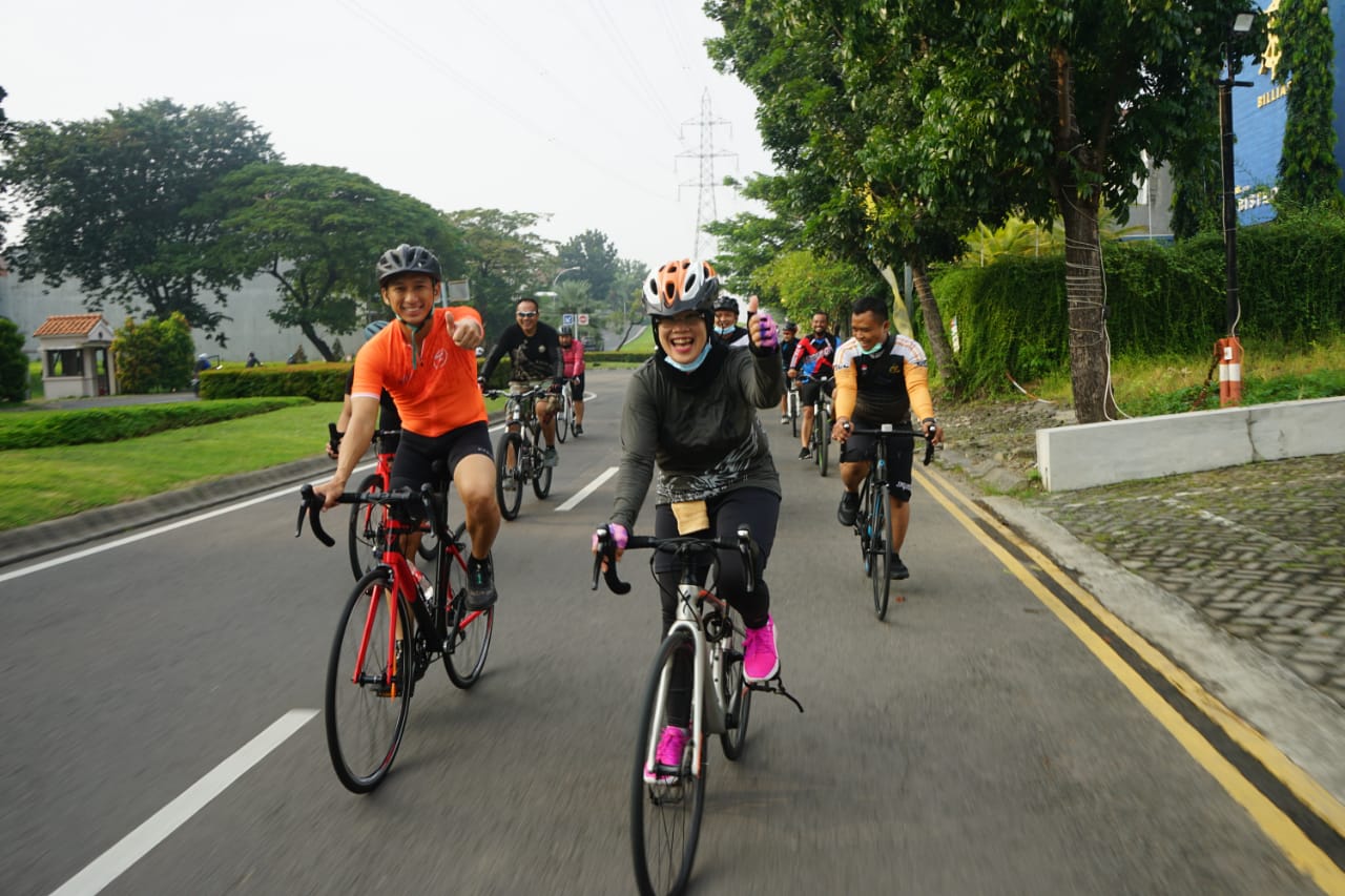 Jaga Kesehatan, Kapolres Tanjung Perak Gowes Bareng PJU & Kapolsek Jajaran