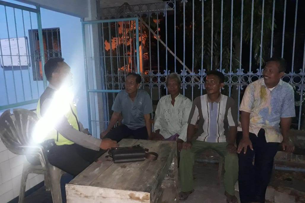 Babinkamtibmas Perak Barat Sambang Pemukiman, Titip Pesan Waspadai Orang Tak Dikenal