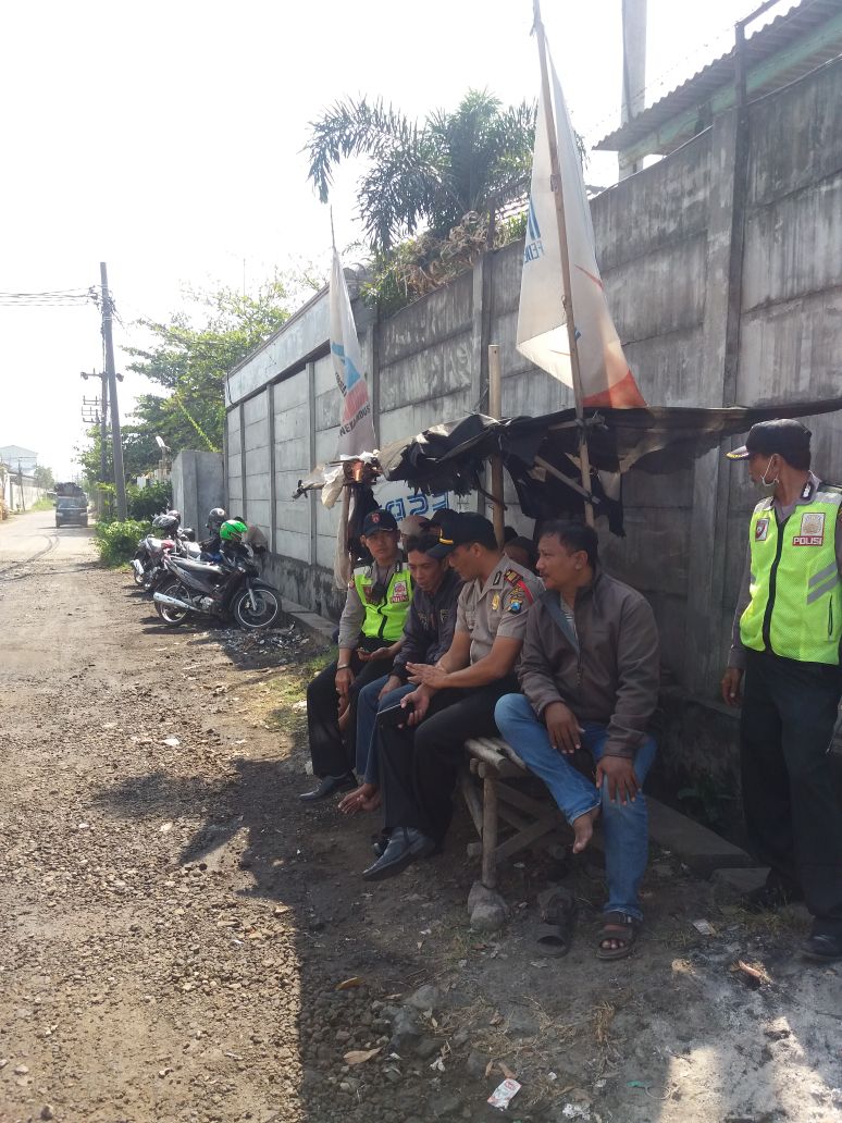 Polsek Asemrowo Laksanakan Pengamanan Mogok Kerja Karyawan PT Rakuda