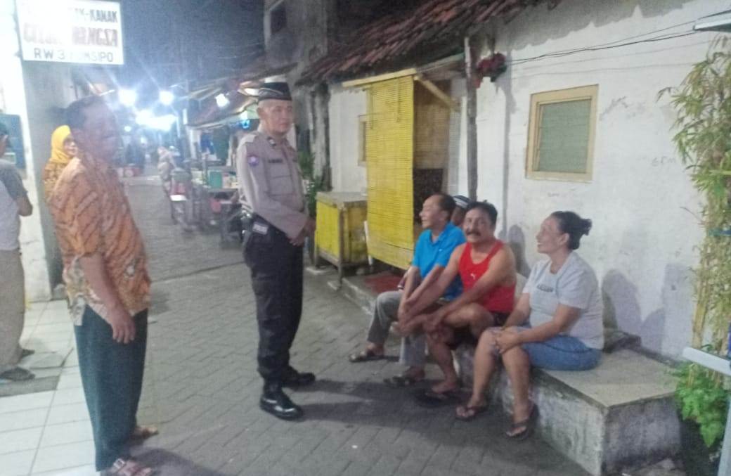 Babinkamtibmas Sidotopo Sambang Pemukiman, Titip Pesan Waspada 3C