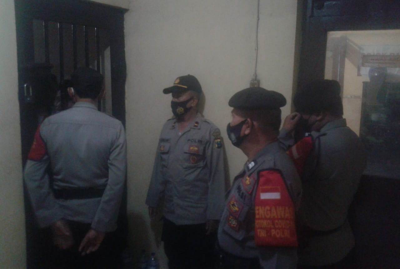 Polsek Semampir Lakukan Pengecekan Rutin Ruang Tahanan Pagi & Malam, Antisipasi Barang Terlarang