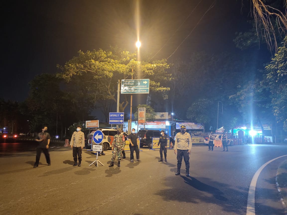 Polsek Krembangan Bareng Instansi Samping Tetap Laksanakan Penyekatan di Pospam Jalan Laksda M Nasir