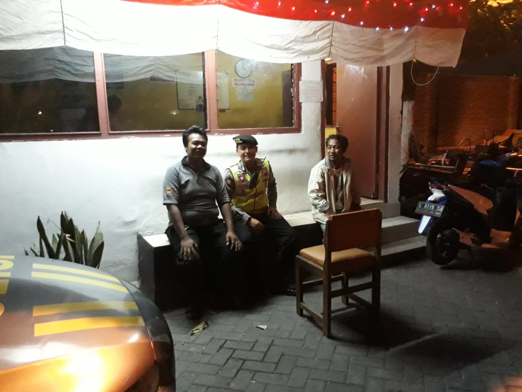 Sampaikan Pesan Kamtibmas Melalui Kegiatan Patroli Dialogis