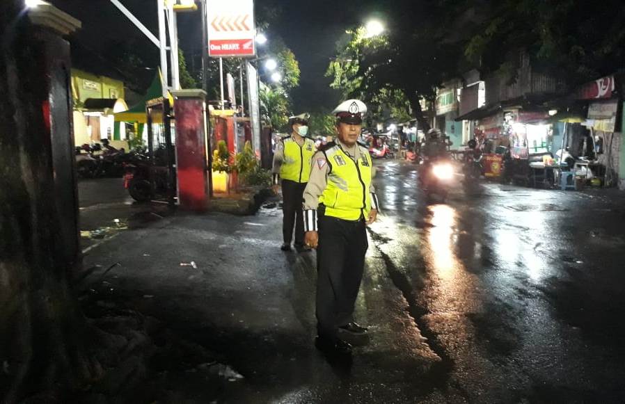 Polsek Asemrowo Bareng Instansi Samping Terus Laksanakan Operasi Penertiban Masker