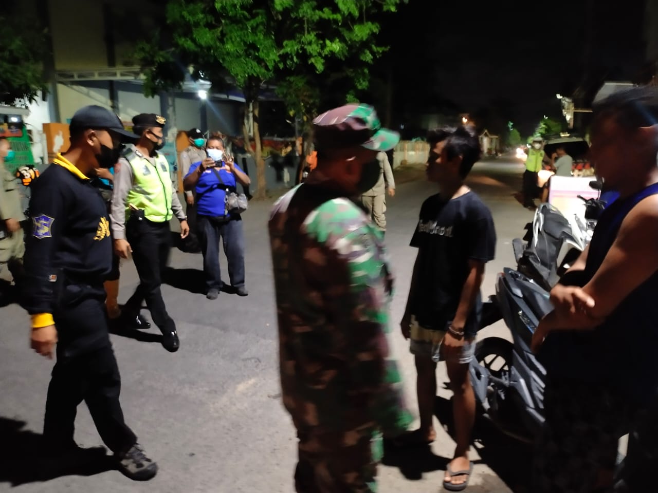 Polsek Pabean Cantikan, Gelar Operasi Masker di Jalan Johor Bareng Personil Gabungan