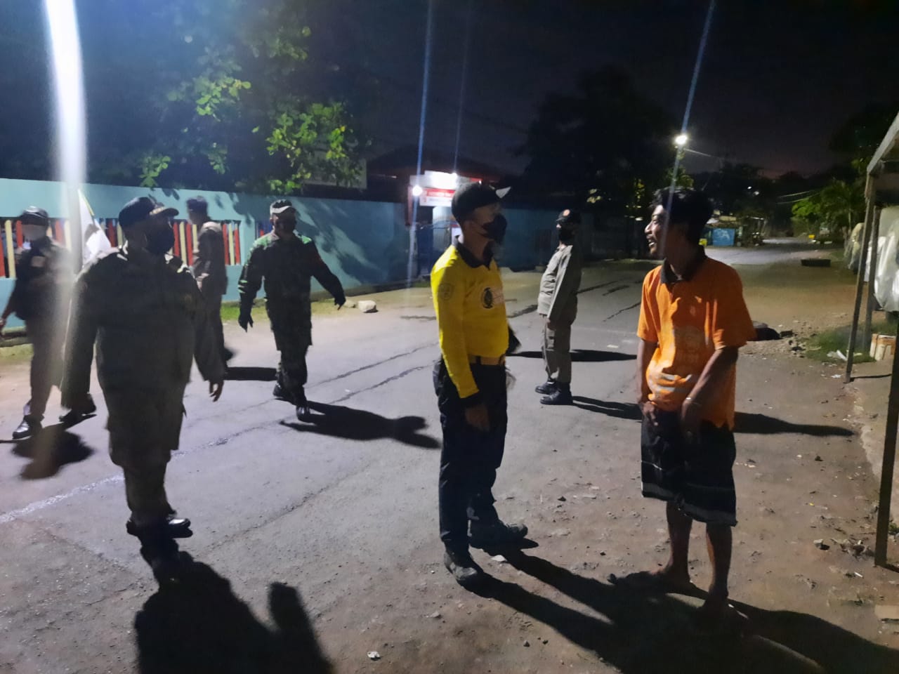 Polsek Pabean Cantikan Bersama Personil Gabungan Rajin Lakukan Operasi Masker Untuk Tekan Penyebaran Covid-19