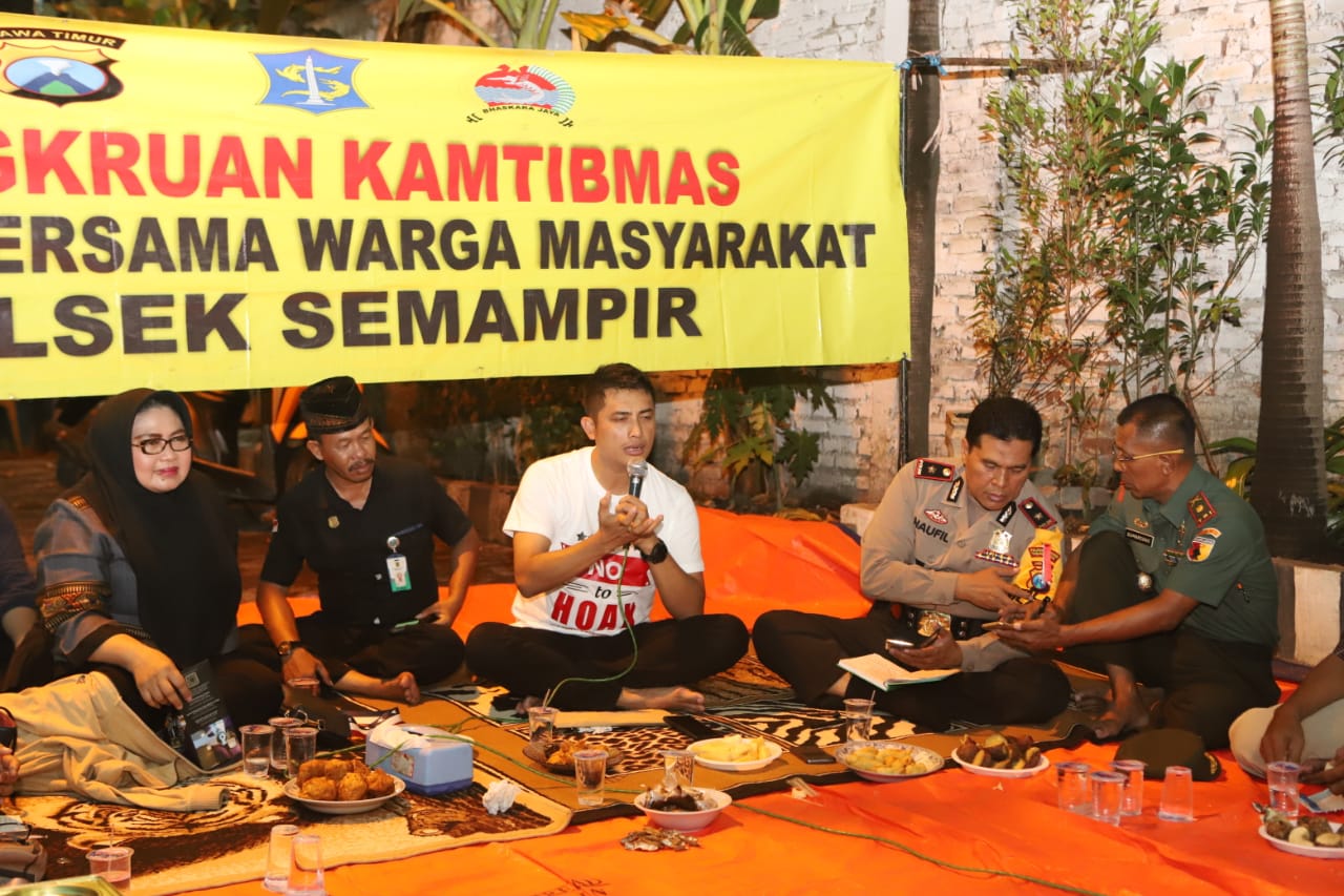 Kapolres Tanjung Perak Gelar Cangkrukan Kamtibmas Bersama Warga Sidotopo