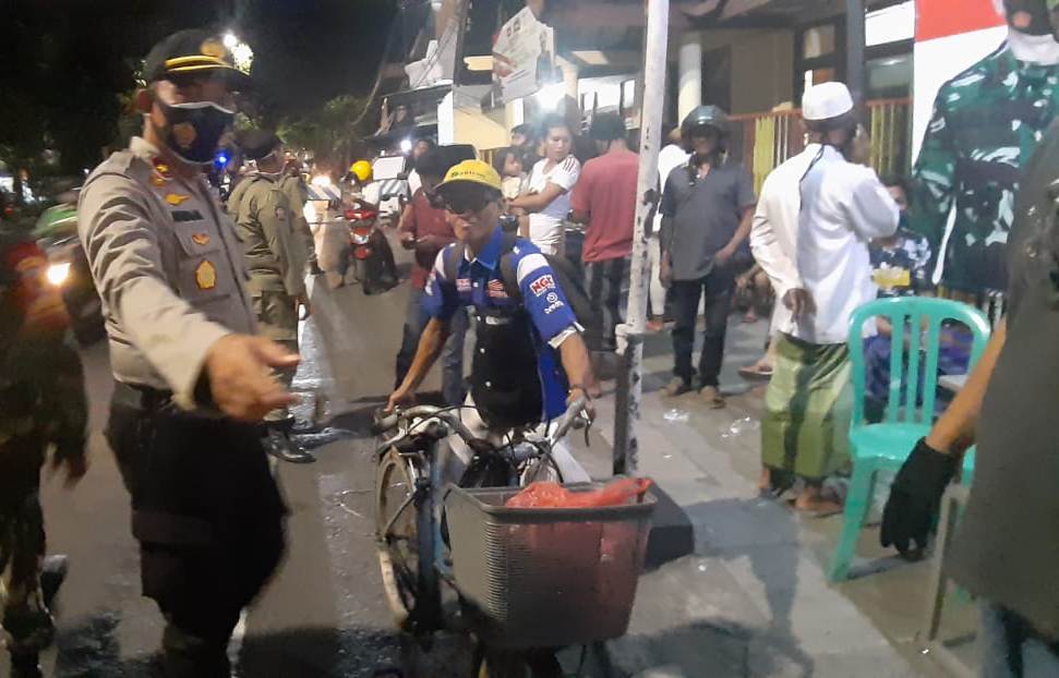 Kapolsek Semampir Pimpin Operasi Yustisi Protokol Kesehatan Bersama Koramil & Satpol PP
