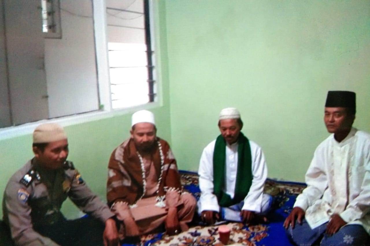 Babinkamtibmas Takal Kedinding Titip Pesan Jaga Kerukunan Antar Umat Beragama