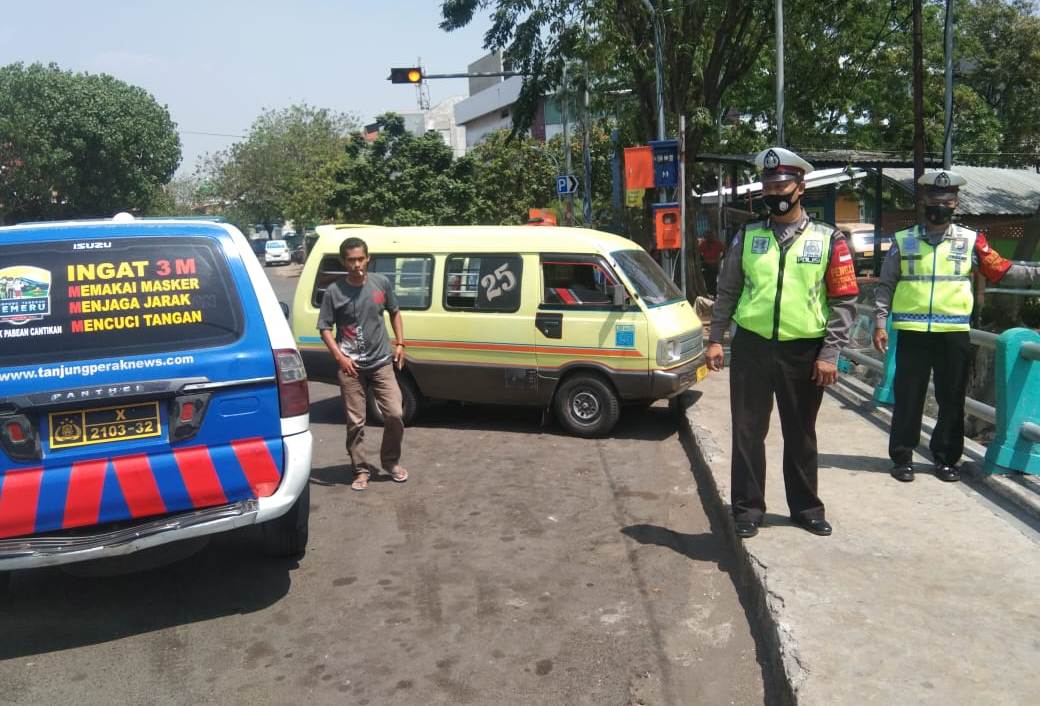 Polsek Pabean Cantikan Lakukan Pemantauan Debit Air, Antisipasi Banjir