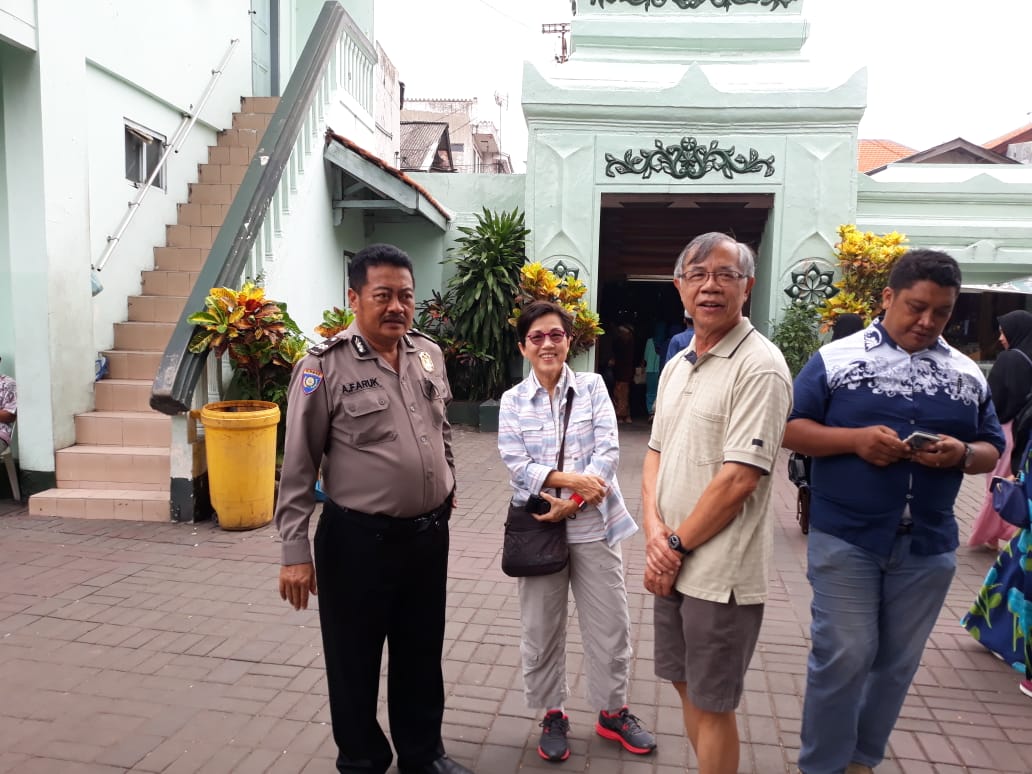 Polsek Semampir PAM Warga Asing Penumpang Kapal Pesiar MV Seabourn Encore