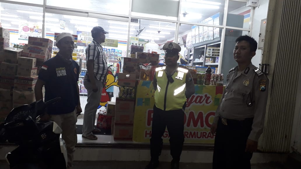 Polsek Asemrowo Gelar Patroli Malam di Mini Market Cegah 3C