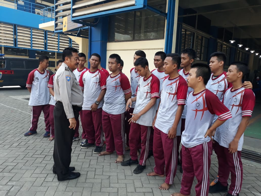 Polsek Semampir Gelar Rabu Narsis, Binluh Disiplin & Tertib Berlalu Lintas