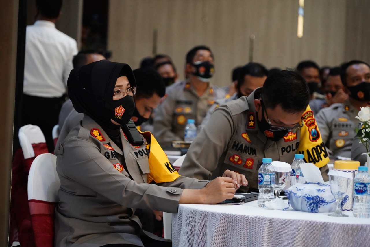 Kapolres Tanjung Perak Hadiri Pemberian Reward Untuk Babinkamtibmas Oleh Kapolda Jatim