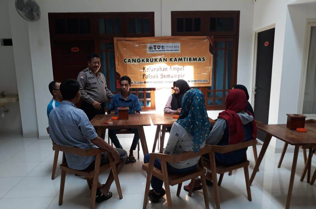 Babinkamtibmas Ampel Sampaikan Penyuluhan Anti Miras & Narkoba di Acara Cangkrukan