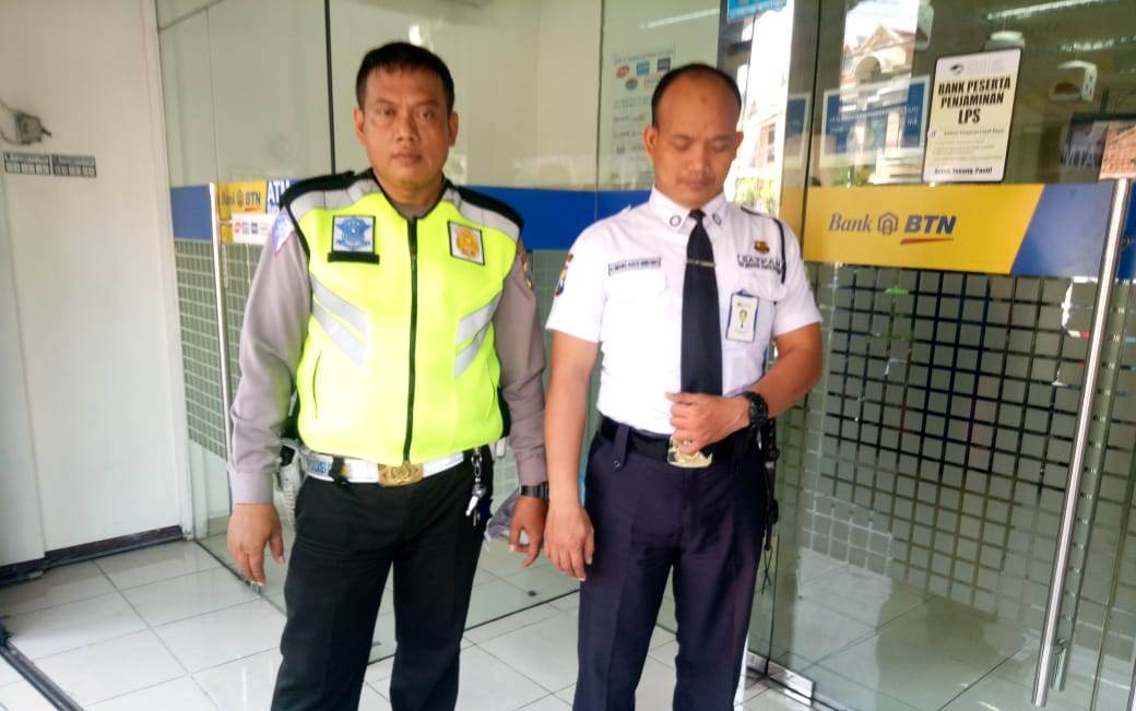Unit Lantas Polsek Pabean Cantikan Patroli Gerai ATM BTN