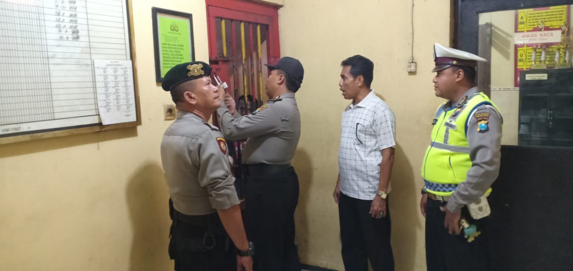 Polsek Semampir Cek Tahanan Setelah Apel Malam