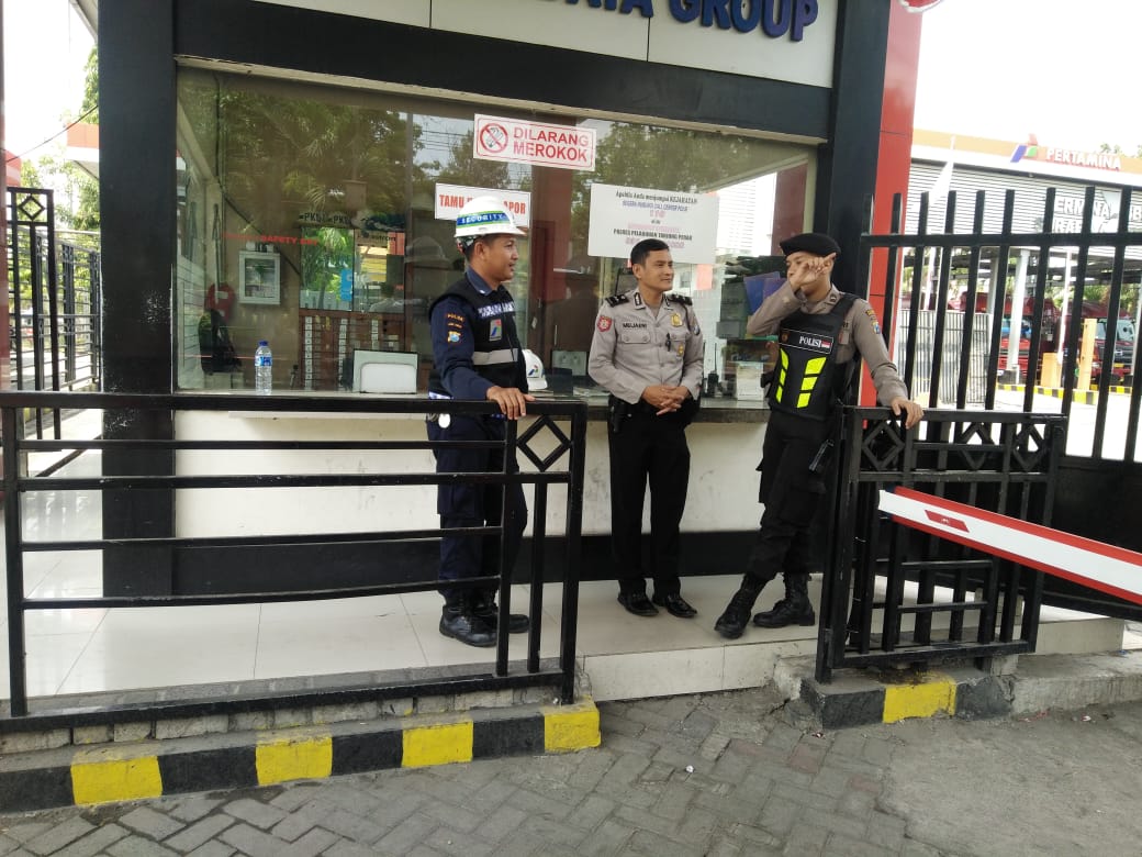 Satsabhara Polres Tanjung Perak Patroli Dialogis di Depo Pertamina