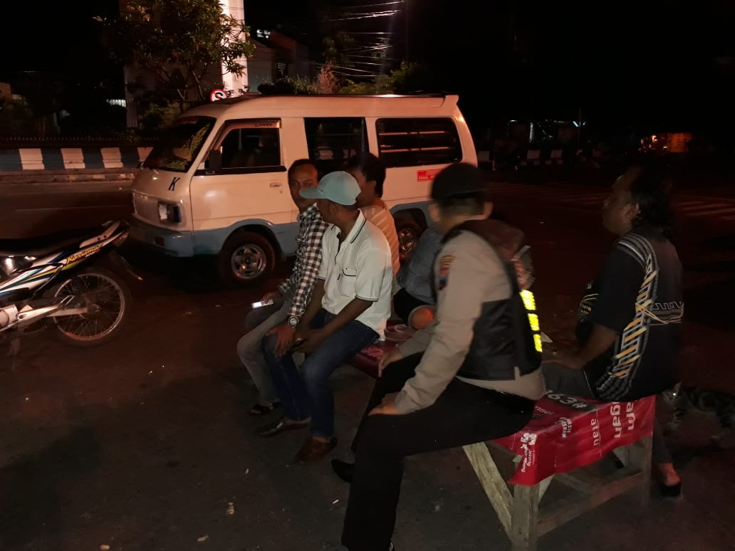 Patroli Terminal Ujung, Titip Pesan Waspada Kriminalitas ke Sopir Angkot