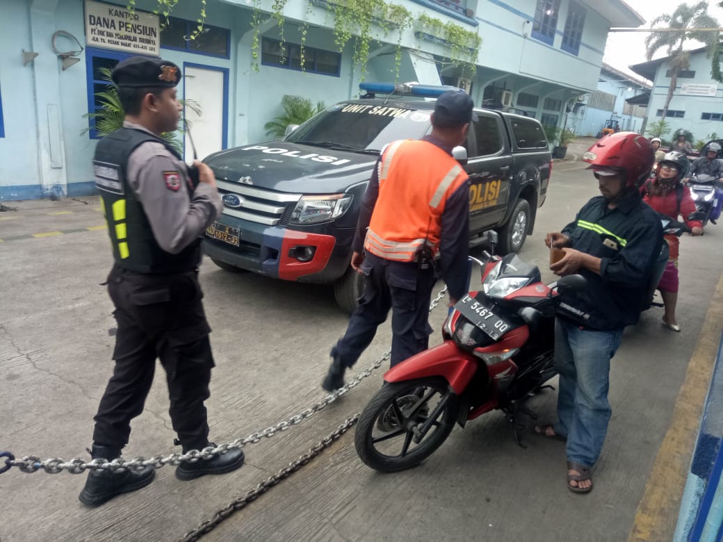 Patroli PT DOK, Satsabhara Polres Tanjung Perak Titip Pesan Waspada Curanmor