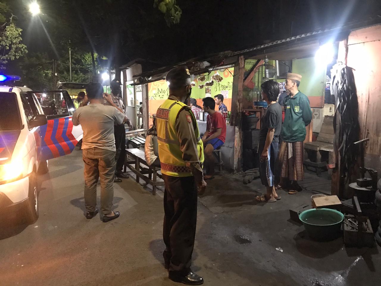 Polsek Pabean Cantikan Patroli Mobile, Sosisalisasi Cegah Virus Corona Ke Pengunjung Warkop