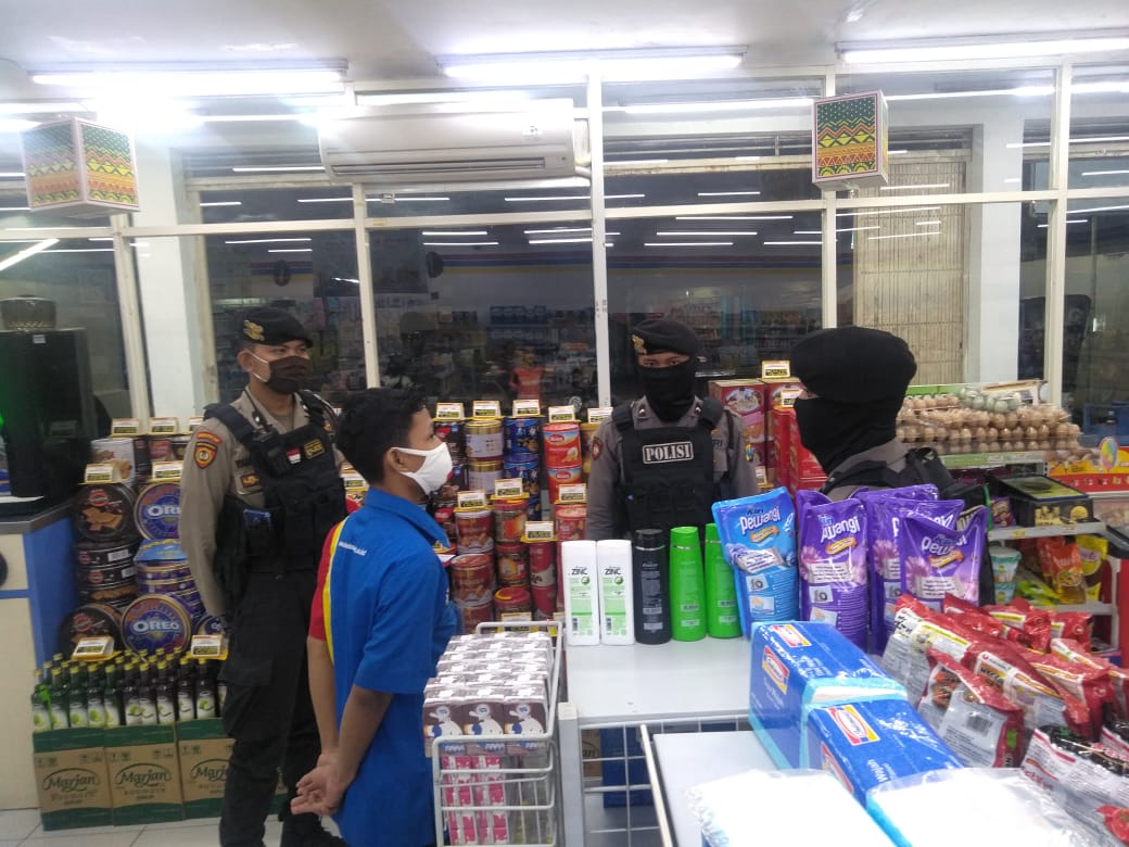 Satsabhara Polres Tanjung Perak Gelar Patroli Malam, Antisipasi Aksi Penjarahan