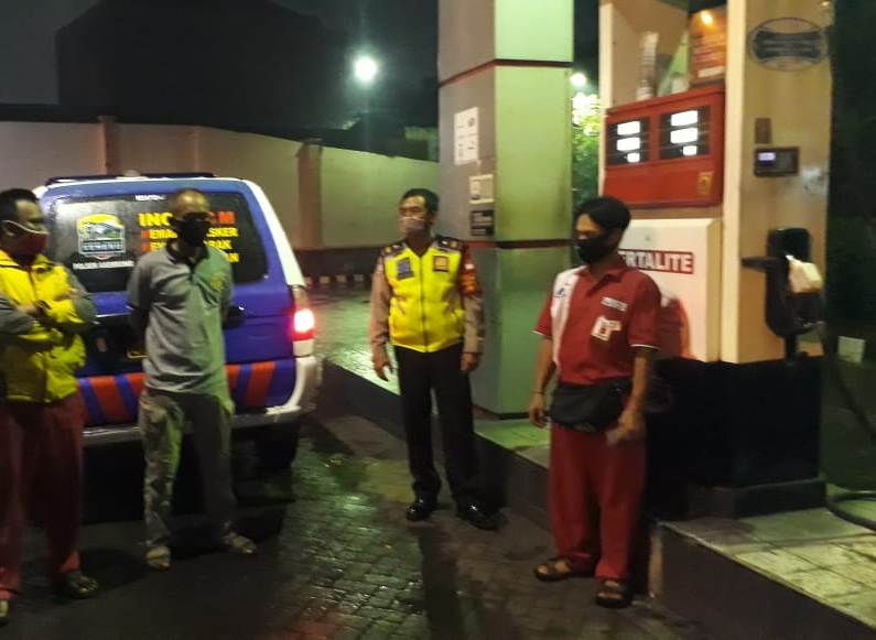 Polsek Asemrowo Sambang SPBU, Sampaikan Himbauan Waspada Kriminalitas