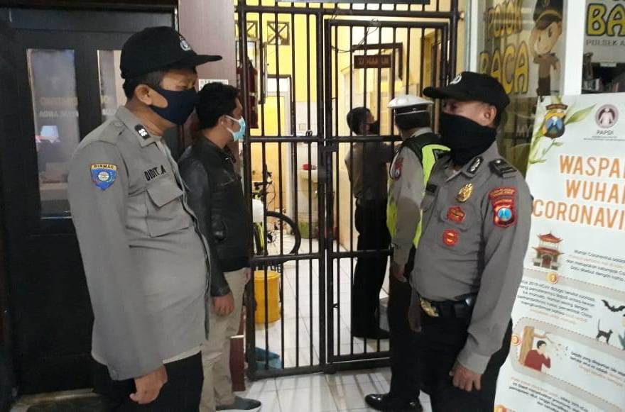 Polsek Asemrowo Cegah Tahanan Melarikan Diri Lewat Pengecekan Setiap Hari
