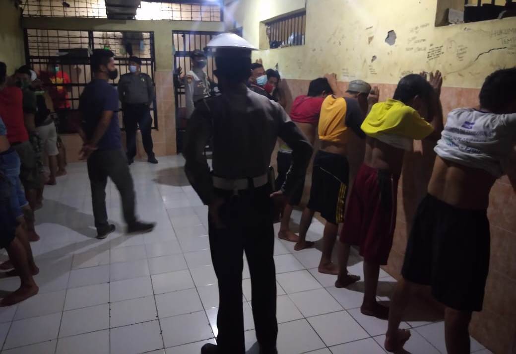 Polsek Krembangan Laksanakan Pengecekan Rutin, Cegah Tahanan Melarikan Diri