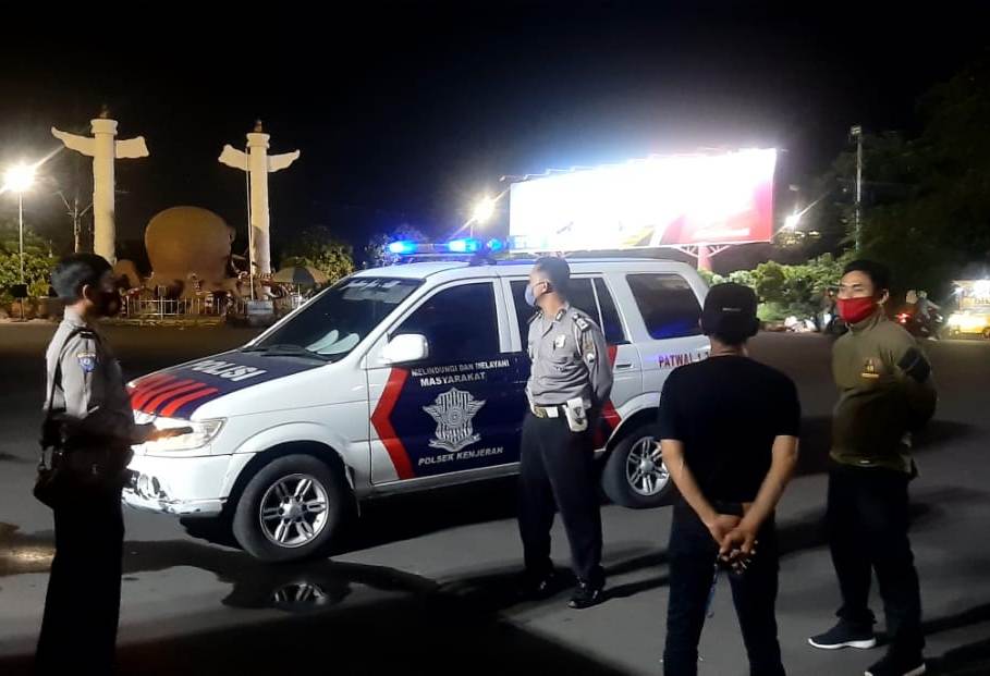 Polsek Kenjeran Gelar Patroli Mobile Pantau Keamanan di Malam Hari