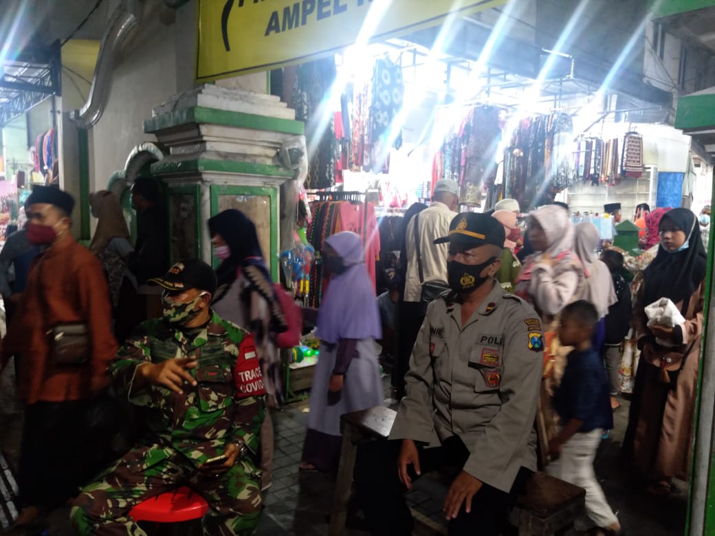 Polsek Semampir Terus Lakukan Pemantauan Prokes di Wisata Ampel