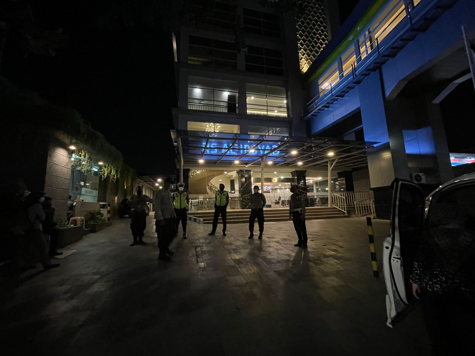 Polsek Pabean Cantikan Gelar Patroli Malam, Antisipasi Kerawanan di Rumah Sakit Al Irsyad