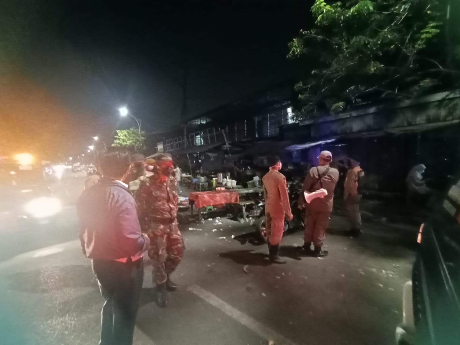 Polsek Semampir Gelar Operasi Jam Malam, Sasar Warung & Toko-Toko