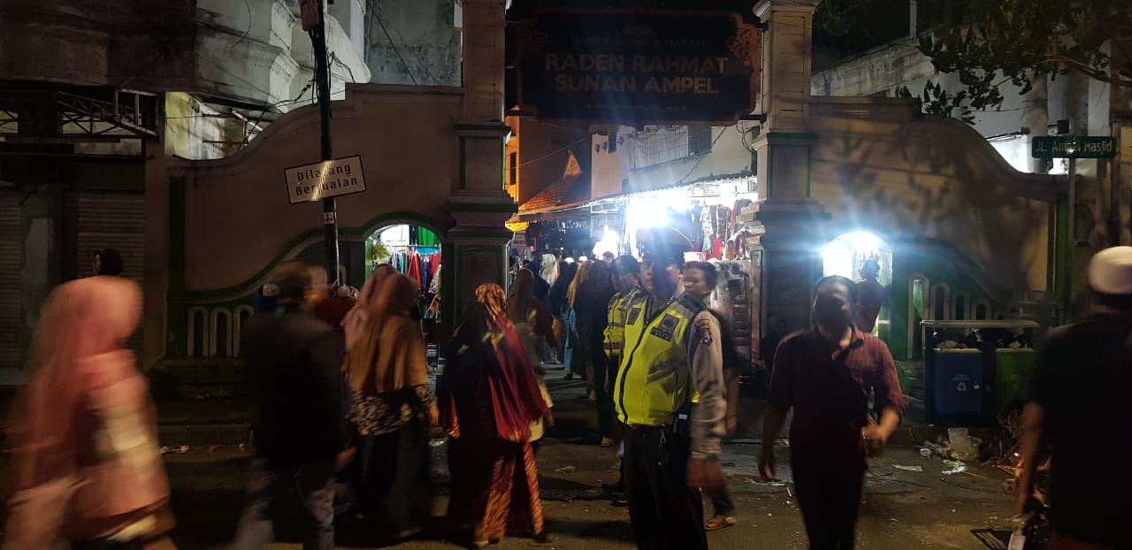 Polsek Semampir Laksanakan Pengamanan Rutin Wisata Religi Ampel